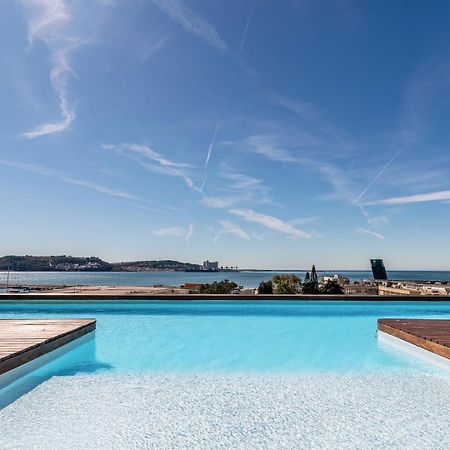 Apartament Guestready - Alges Apt With Stunning Rooftop Pool Zewnętrze zdjęcie