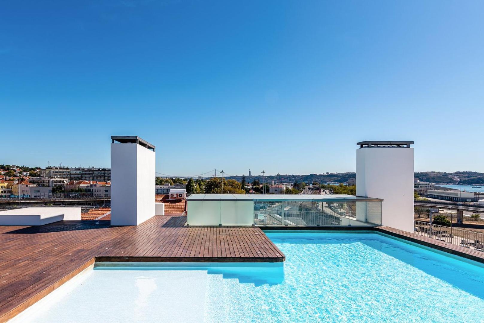 Apartament Guestready - Alges Apt With Stunning Rooftop Pool Zewnętrze zdjęcie